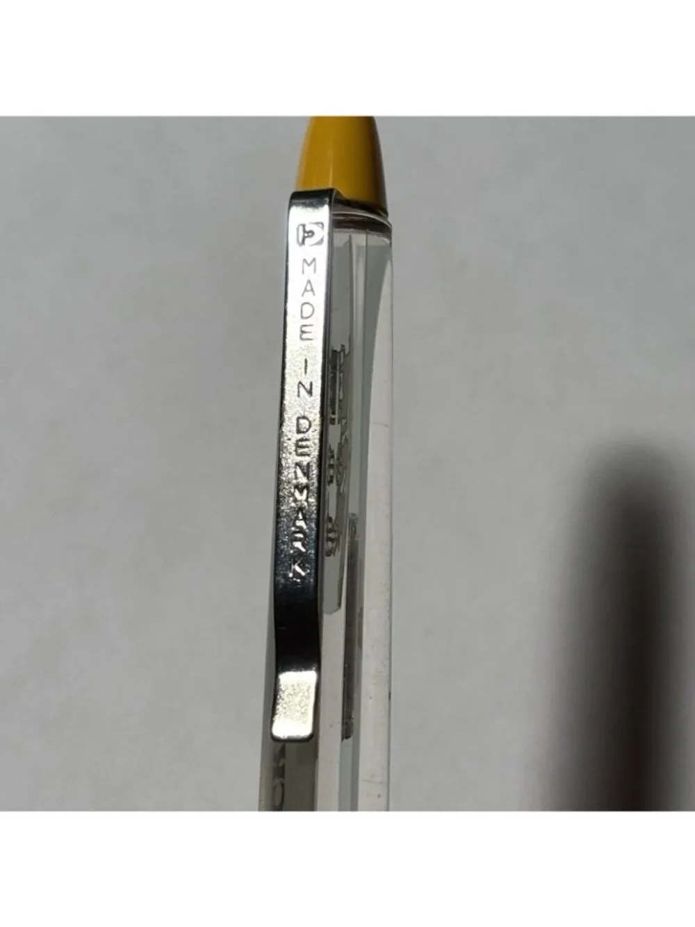 Buckingham Fountain Floaty Pen Chicago People in Horsedrawn Carriage Move Vtg